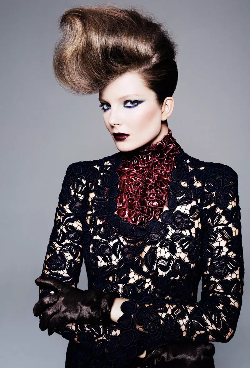 Eniko Mihalik oleh Tom Munro untuk Allure November 2011