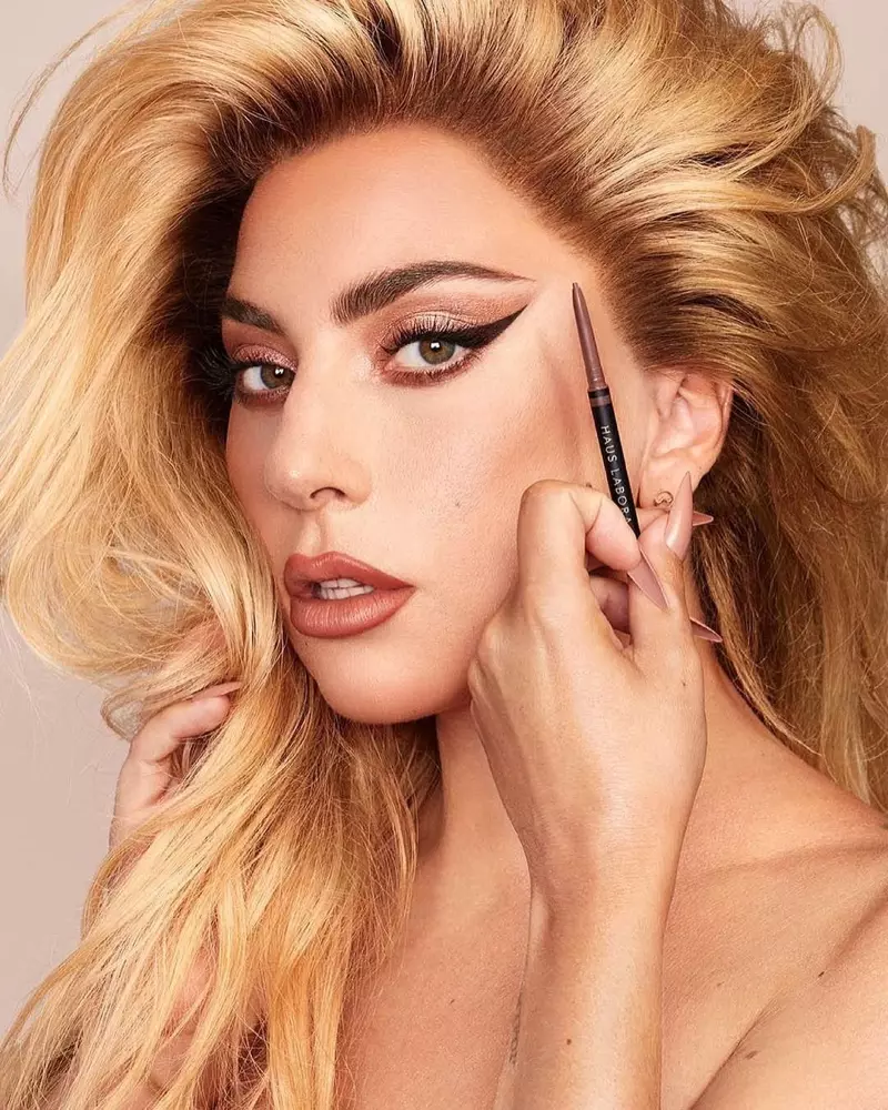 Phòng thí nghiệm Haus tiết lộ chiến dịch Edge Precision Brow Pencil với Lady Gaga.