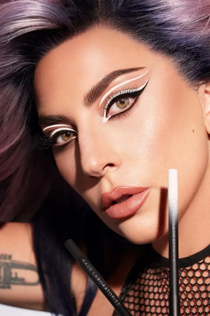 Haus Laboratories dévoile la campagne Eye-Dentify Gel Pencil Eyeliner avec Lady Gaga.