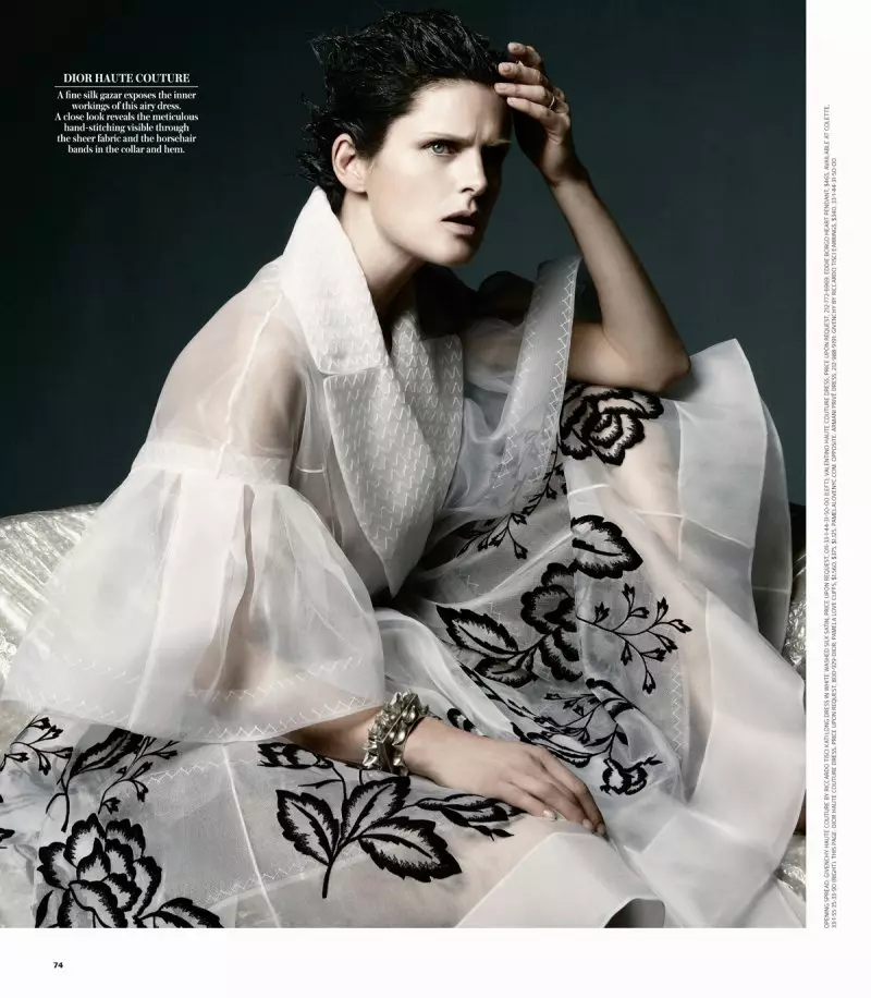 Stella Tennant poseert in couture voor WSJ Magazine, geschoten door Daniel Jackson