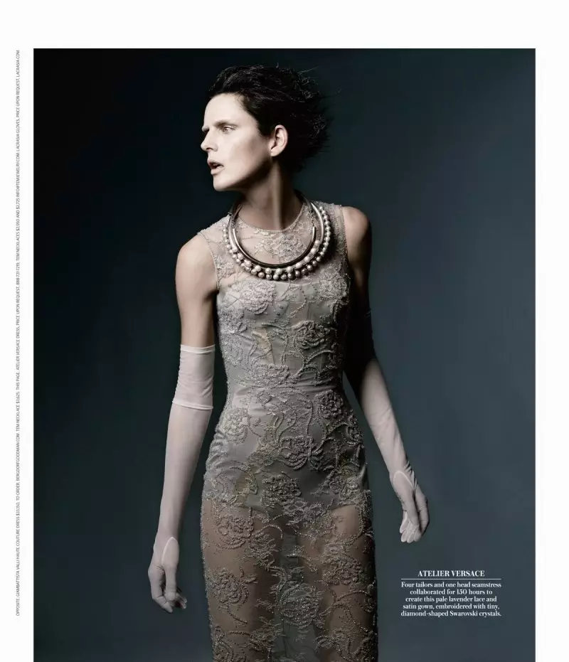 Stella Tennant Berpose dalam Couture untuk Majalah WSJ, Dirakam oleh Daniel Jackson