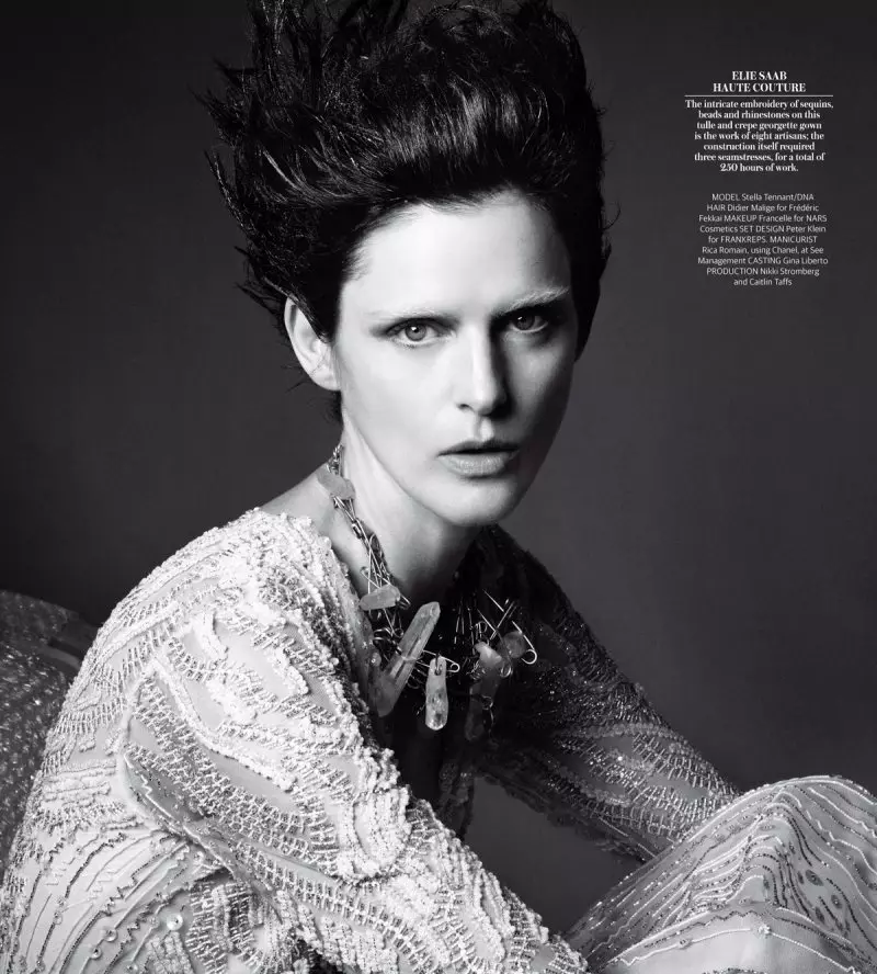 Stella Tennant Berpose dalam Couture untuk Majalah WSJ, Ditembak oleh Daniel Jackson