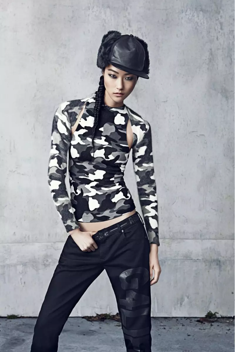 Rihanna သည် River Island ၏ Fall 2013 Campaign အတွက် Street Style ကို မီးမောင်းထိုးပြသည်။