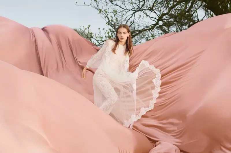 Nina Marker encabeza la campaña Otoño-Invierno 2018 de Stella McCartney