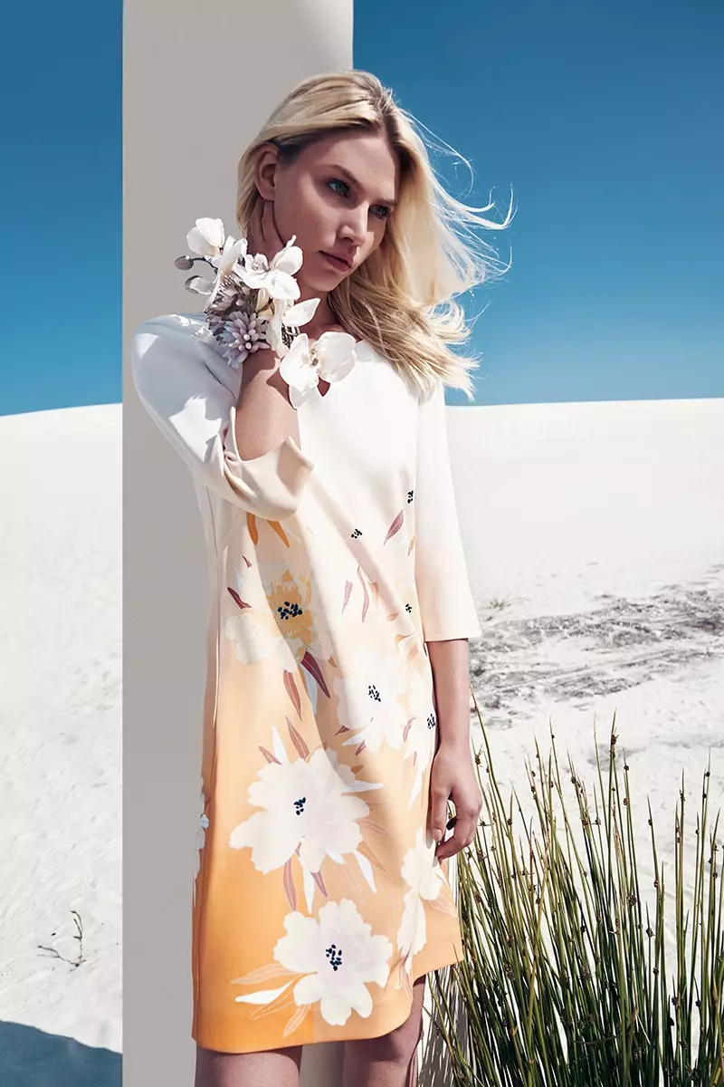 Aline Weber โพสท่าสำหรับแคมเปญ Comma spring-summer 2020