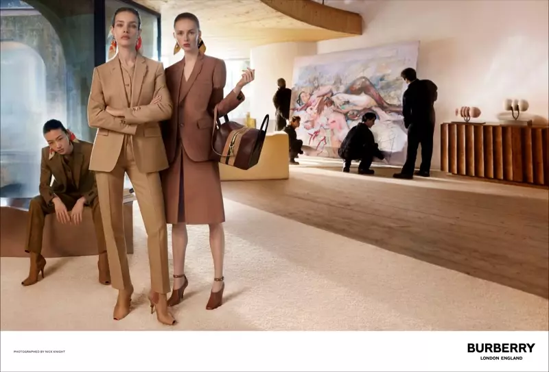 Sora Choi, Natalia Vodianova și Rianne van Rompaey apar în campania Burberry primăvară-vară 2019