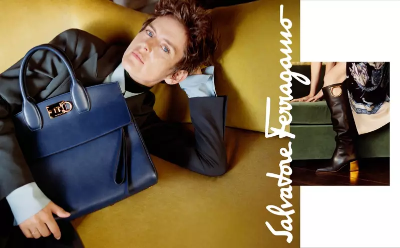 Stella Tennant dans la campagne automne-hiver 2018 de Salvatore Ferragamo