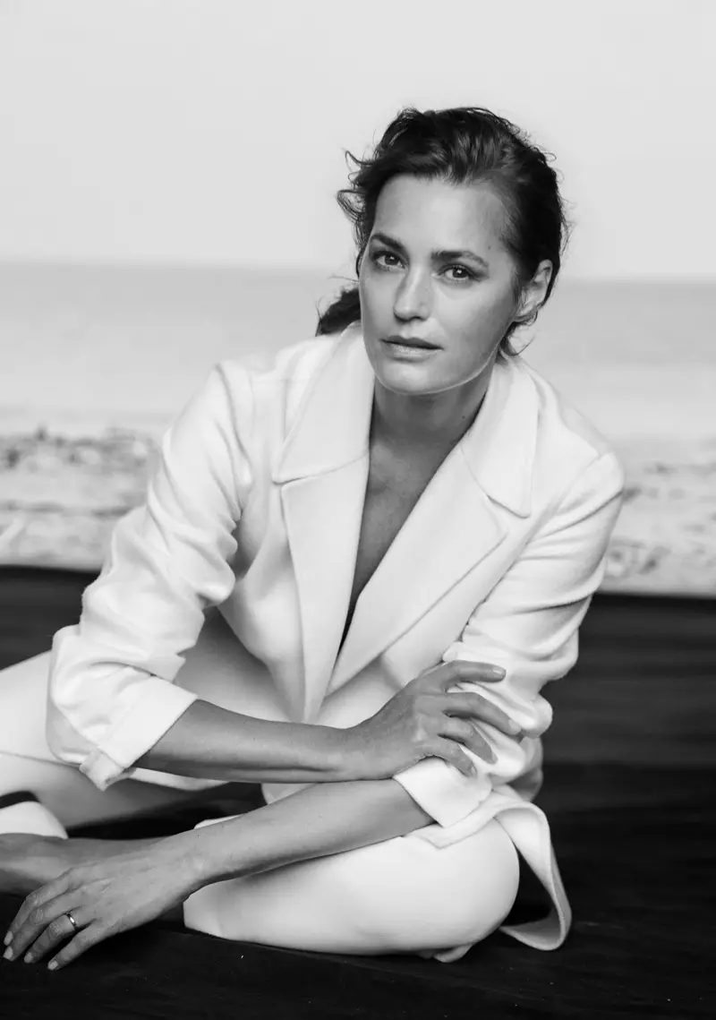 Yasmin Le Bon Giorgio Armani 2016 yil bahor-yoz kampaniyasida bosh rolni ijro etadi