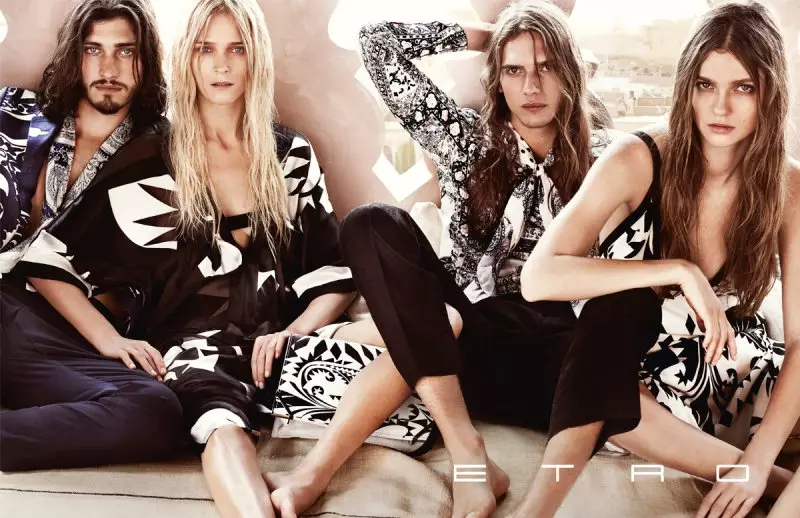 Carmen Kass, Ella Kandyba e Ophelie Rupp per la campagna Etro Primavera 2012 di Mario Testino