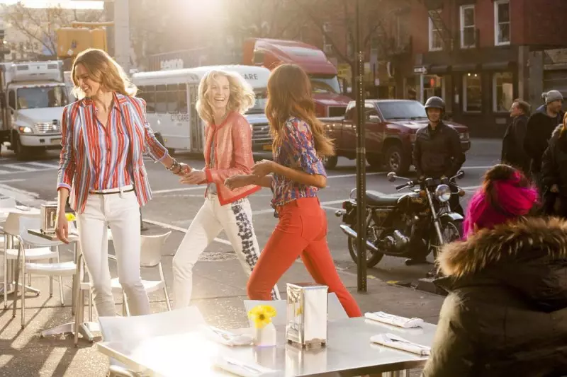 Julia Stegner, Elise Crombez an Noemie Lenoir Star an der Jones New York Fréijoers 2013 Campagne