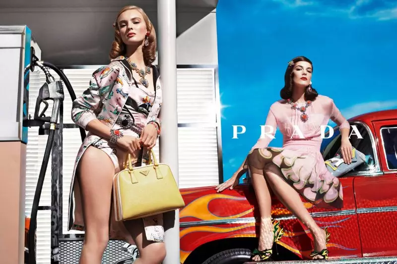 Natasha Poly、Guinevere van Seenus、Elise Crombez、Meghan Collison、Katryn Kruger 和 Ymre Stiekema 为 Steven Meisel 的 Prada 2012 春季广告大片