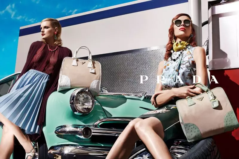 Natasha Poly, Ginevra van Seenus, Elise Crombez, Meghan Collison, Katryn Kruger e Ymre Stiekema per la campagna Prada Primavera 2012 di Steven Meisel