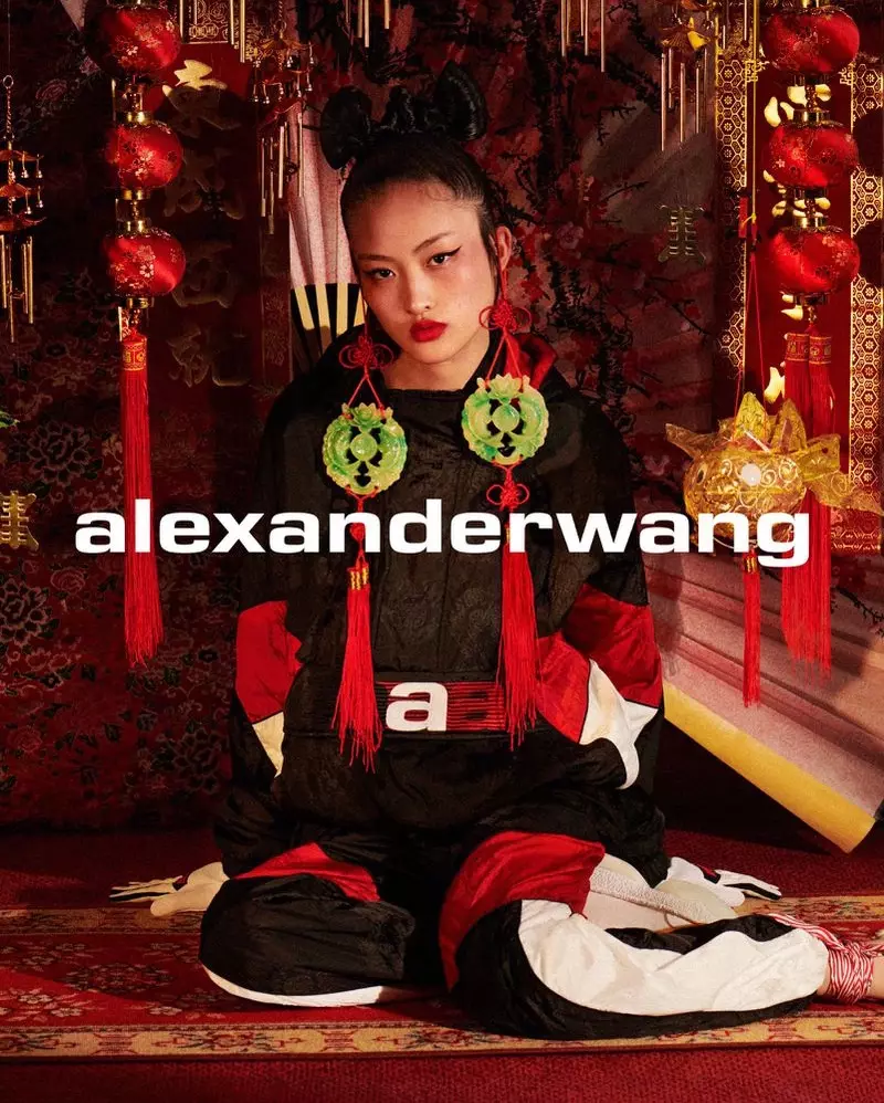 'n Beeld uit die Alexander Wang Collection 1 Drop 3-veldtog