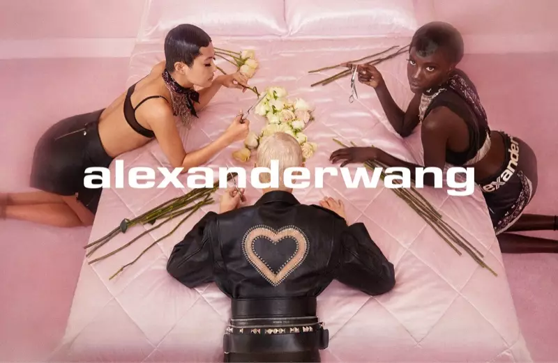 Brianna Capozzi valokuvaa Alexander Wang Collection 1 Drop 2 -kampanjan