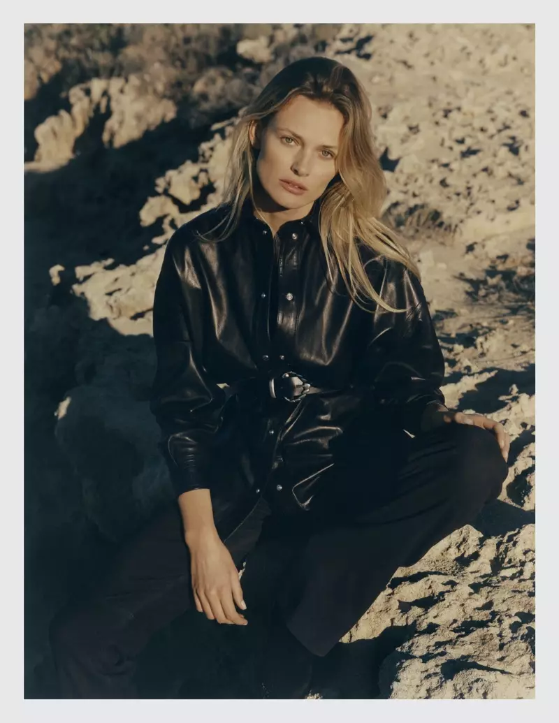 Edita Vilkeviciute pose pikeun kampanye spring-summer 2021 IRO.