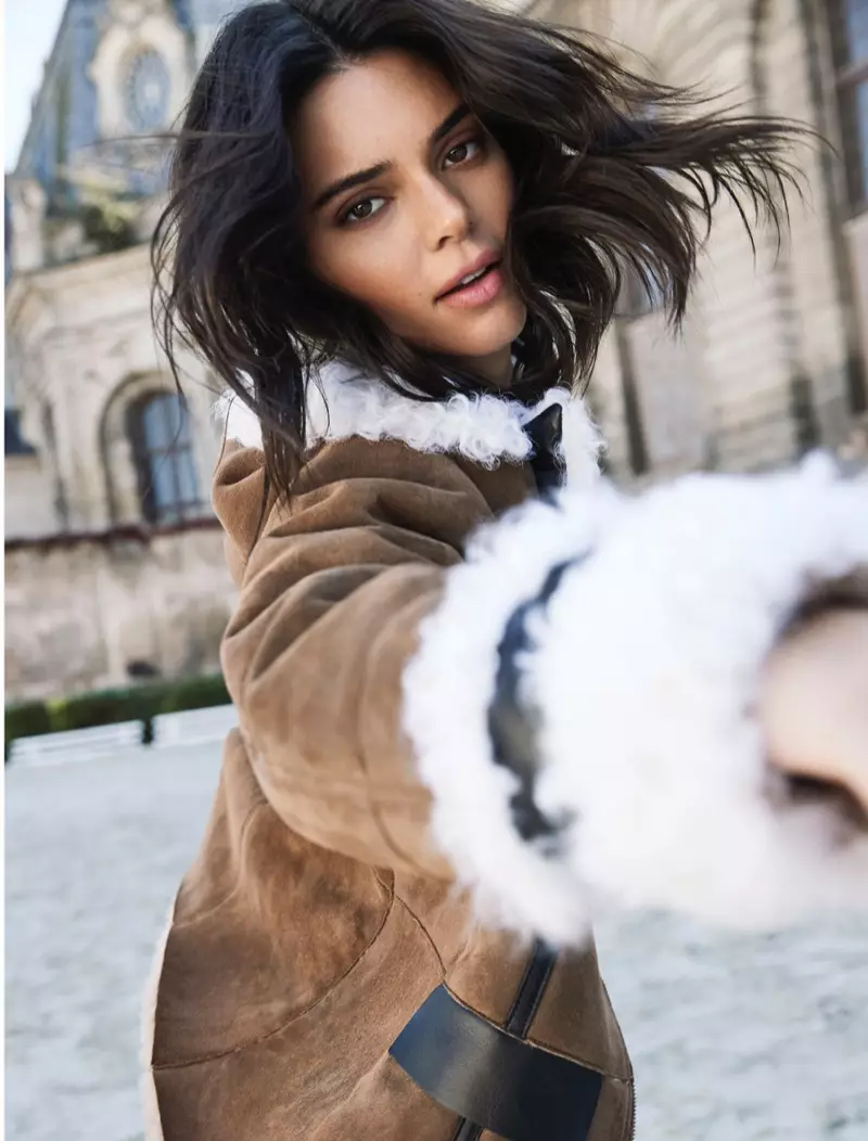 Kendall Jenner modeliuoja jojimo stilių ELLE Prancūzijoje