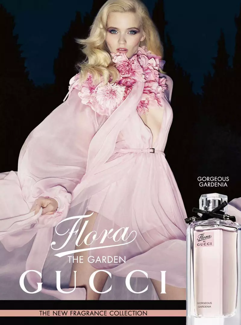 Abbey Lee Kershaw yra angeliška „Gucci“ „Flora“ kvepalų kampanijoje, kurią sukūrė Sølve Sundsbø