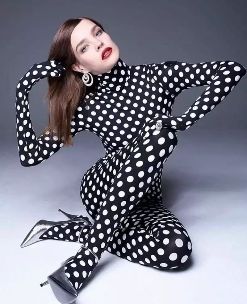 Natalia Vodianova dia mamadika ny Glam Factor ho an'ny Vogue China