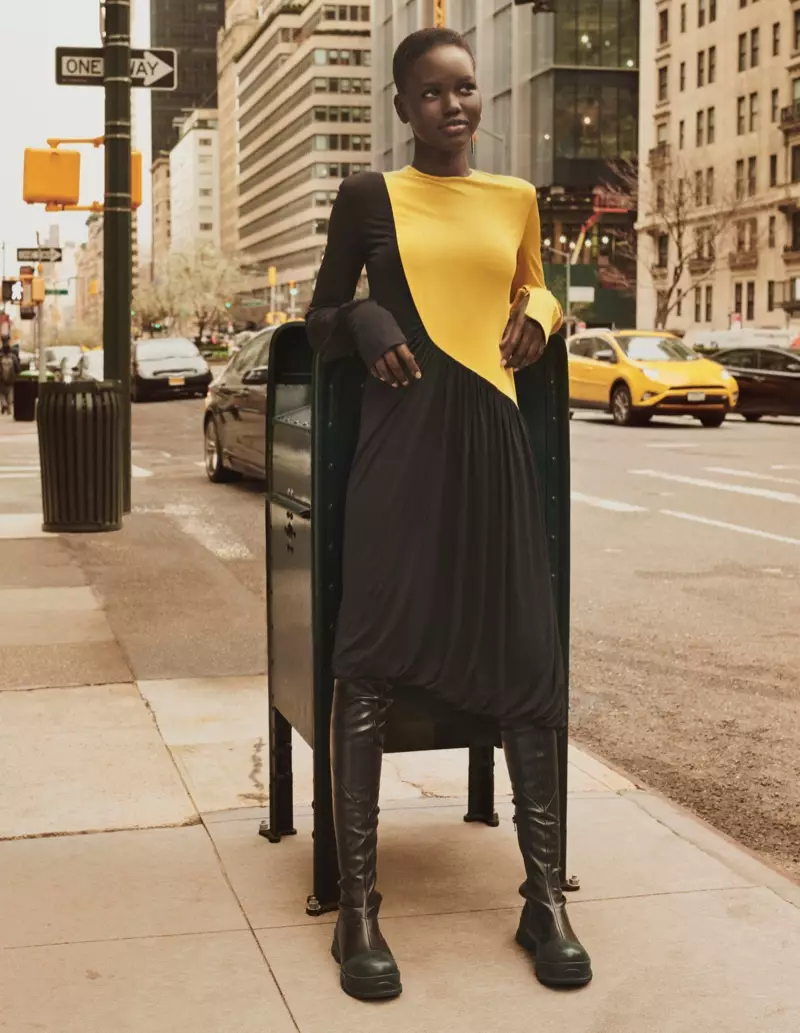H&M Studio 2019. gada rudens-ziemas kampaņā izceļas ar krāsu bloķētu izskatu