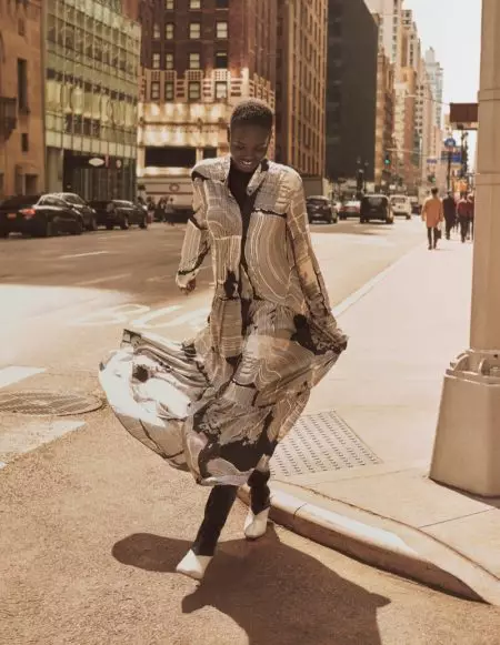 Ο Adut Akech βγαίνει στους δρόμους στην καμπάνια H&M Studio Φθινόπωρο 2019