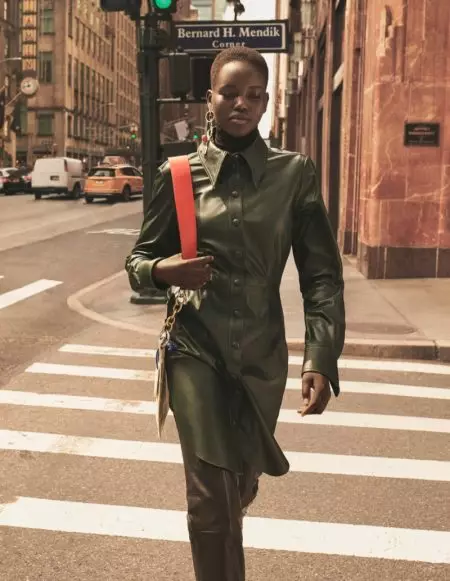 Adut Akech vyráža do ulíc v kampani H&M Studio jeseň 2019