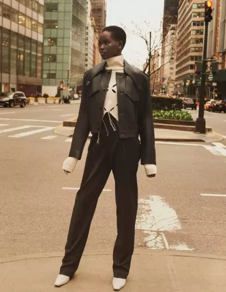 Adut Akech zaide na ulice v kampanji H&M Studio jesen 2019