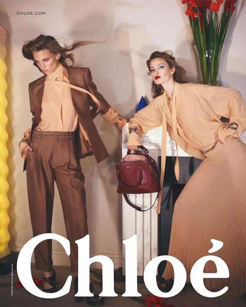 Рэбека Лі Лонгендайк і Феліс Нордхоф выступаюць перад кампаніяй Chloe вясна-лета 2020
