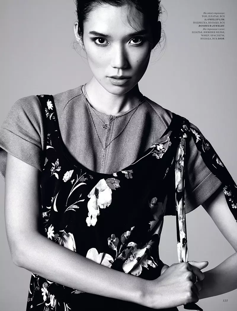 Tao Okamoto Models Chic Resort na-achọ Harper's Bazaar Kazakhstan