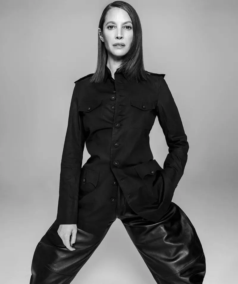 Christy Turlington draagt elegante stijlen voor ELLE India