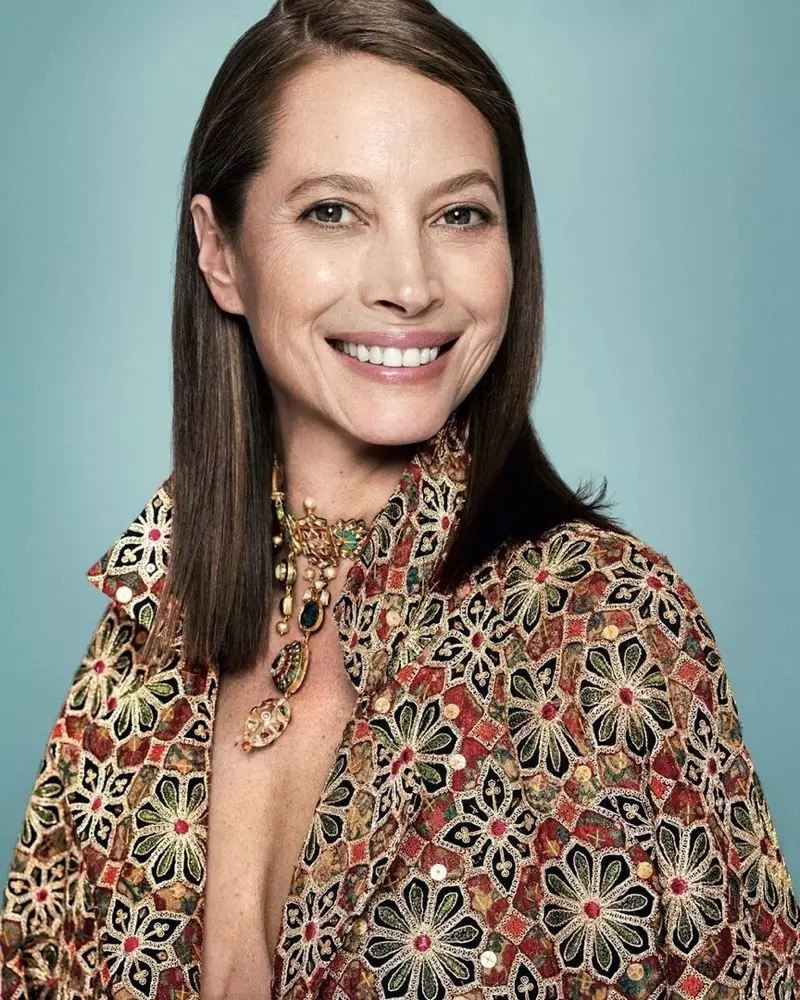 Christy Turlington ubiera się w eleganckim stylu dla ELLE India