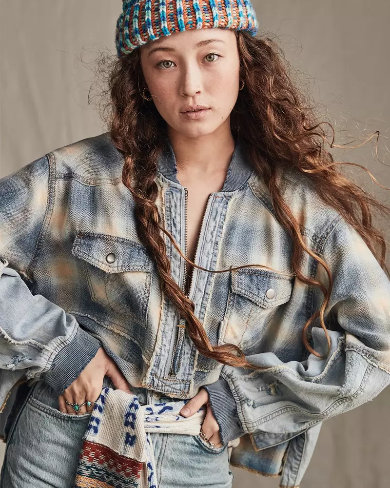 Pinangunahan ng Havana Liu ang katalogo ng Free People fall 2020.