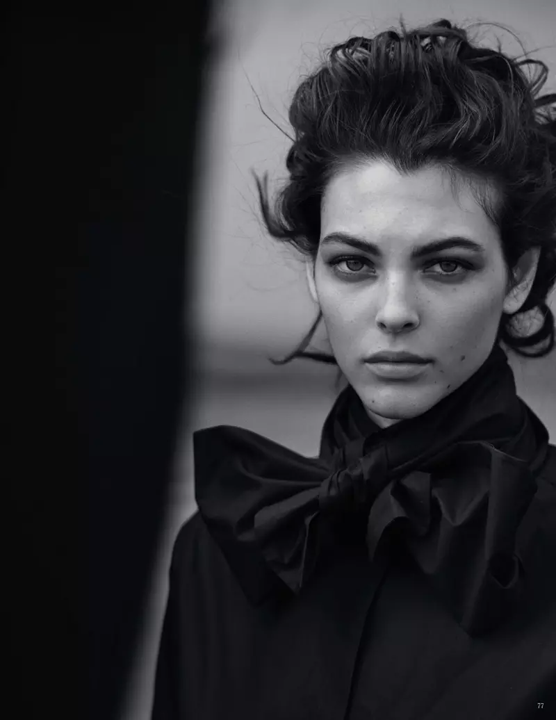 Birgit Kos, Luna Bijl e Vittoria Ceretti Modelam looks elegantes para a Vogue Alemanha