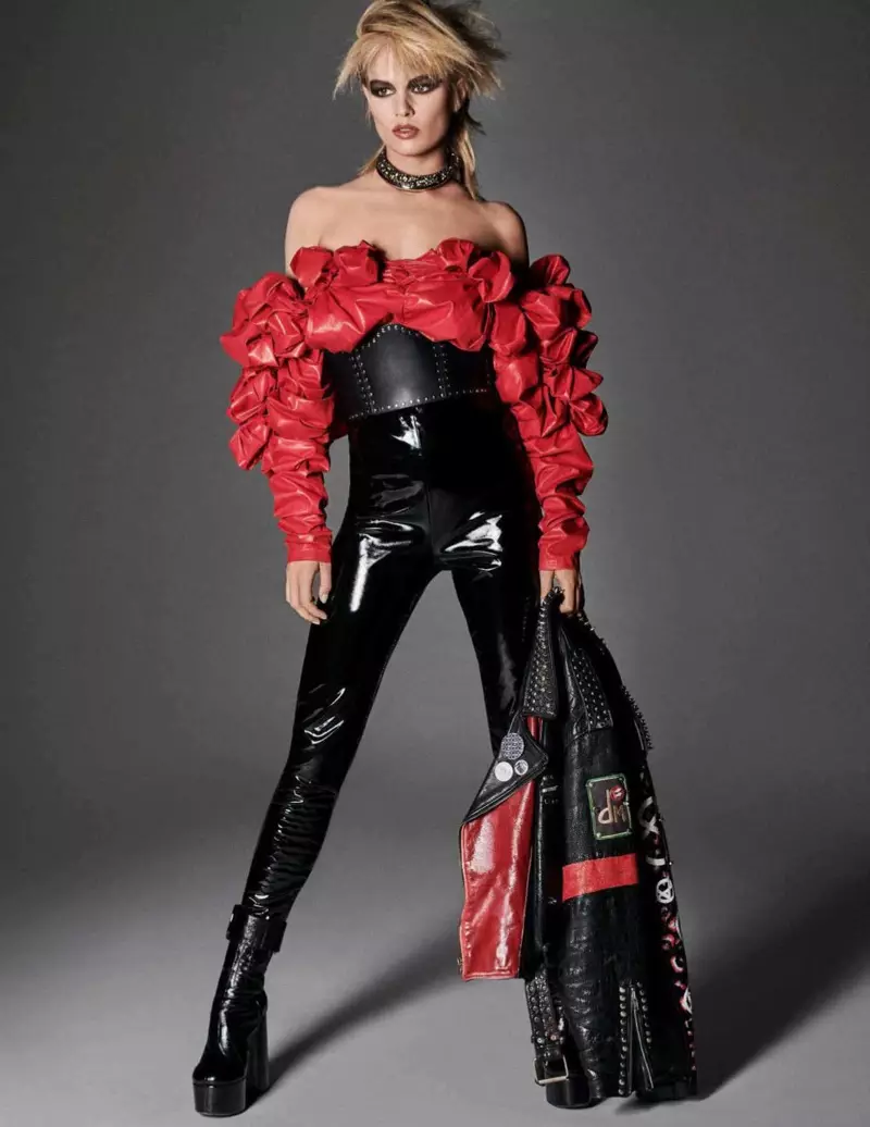 Anna Ewers nimt Punk Glam Looks yn Vogue Dútslân