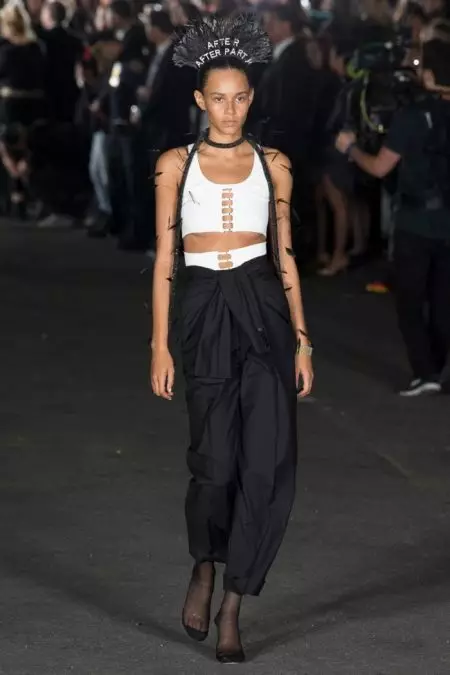 Alexander Wang მოაქვს წვეულება 2018 წლის გაზაფხულის კოლექციაში