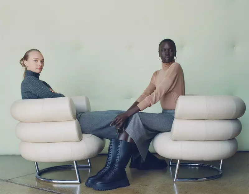 Gemma Ward i Alek Wek davant de l'editorial Zara Great Knitwear tardor-hivern 2019