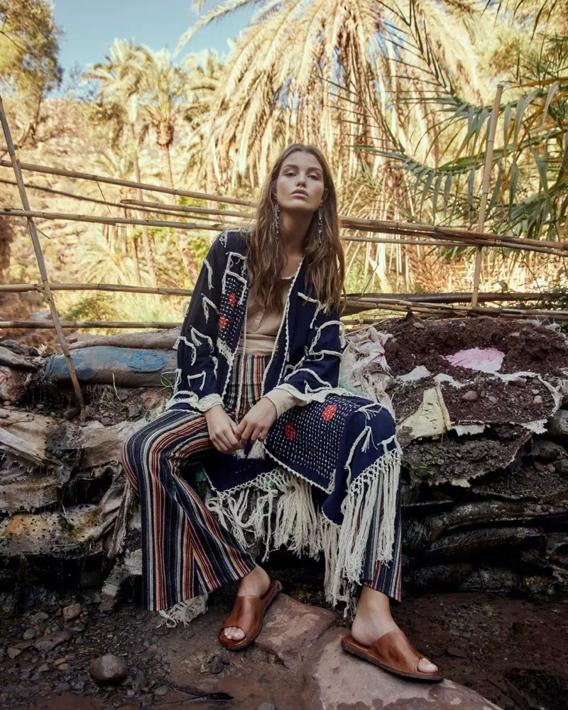 Luna Bijl posiert im Free People-Katalog Januar 2020