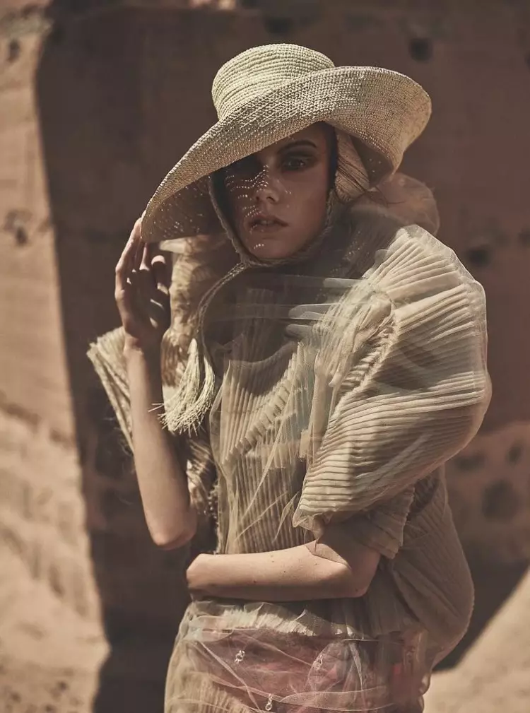 Kiki Willems Models Couture ku Morocco a WSJ. Magazini