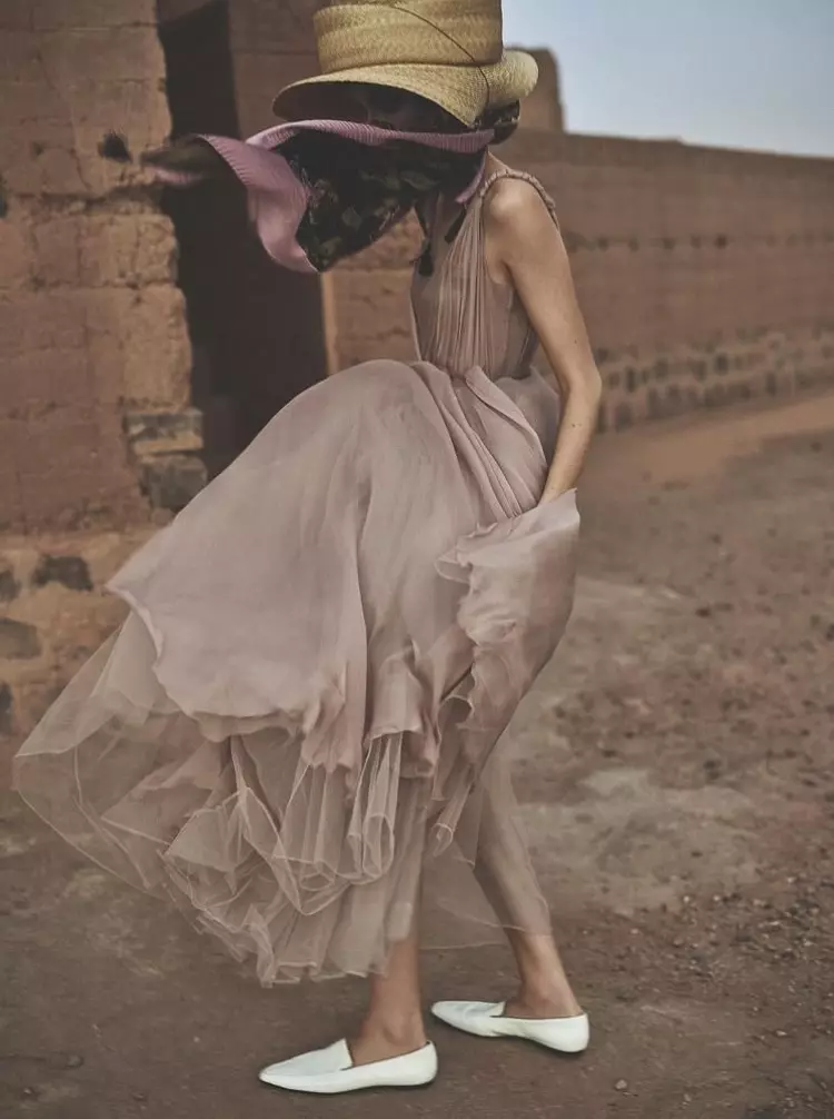 Kiki Willems Models Couture ku Morocco a WSJ. Magazini