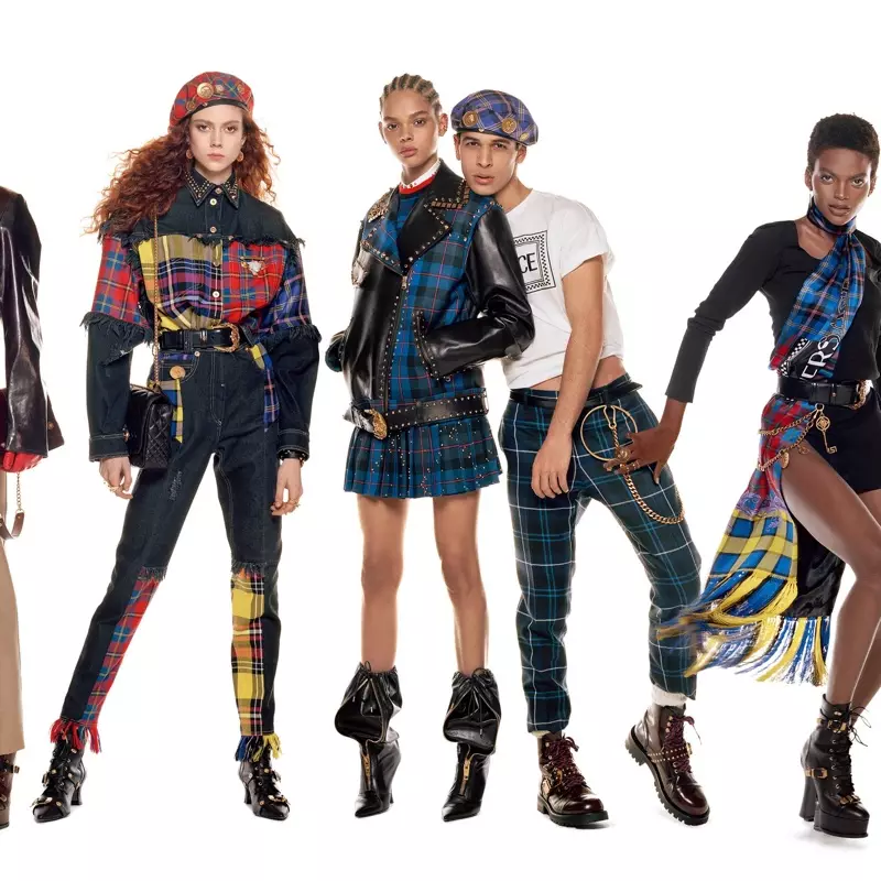 Natalie Westling, Hiandra Martinez, Ali Latif ug Aube Jolicoeur atubangan sa Versace fall-winter 2018 nga kampanya