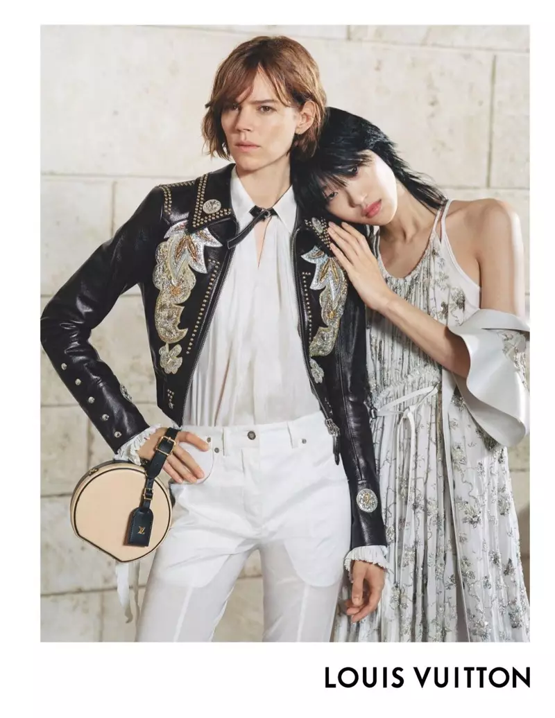 Freja Beha Erichsen e Sora Choi aparecem na campanha primavera-verão 2018 da Louis Vuitton