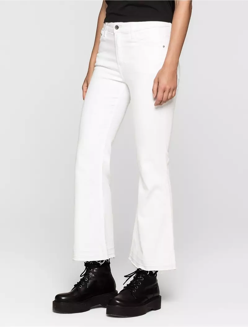 Calvin Klein Jeans Flared Clean Jeans recortados en blanco