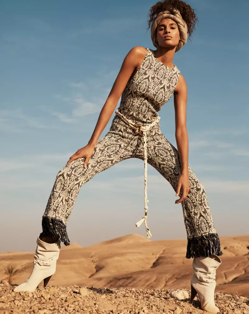 Cindy Bruna omfamnar Desert Style för Vogue Arabia