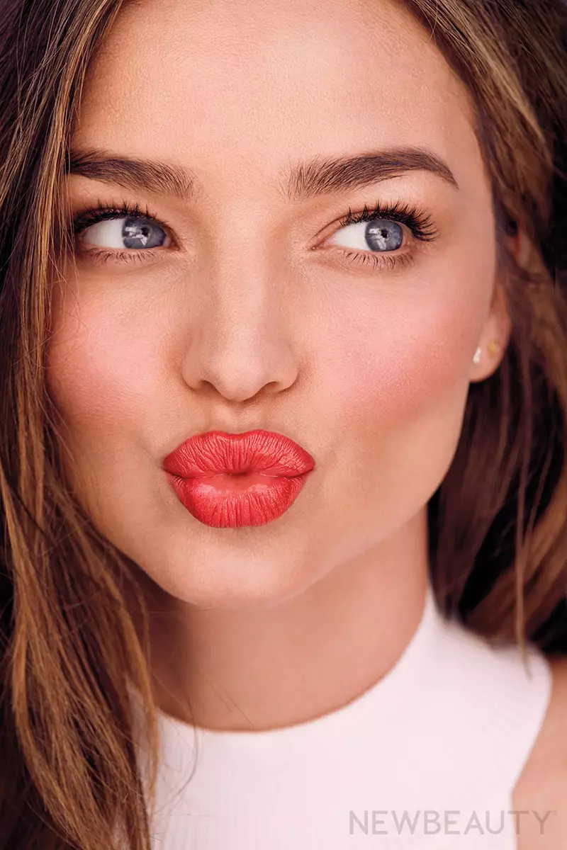 Miranda Kerr E i ai le susulu susulu mo le Lalelei Fou