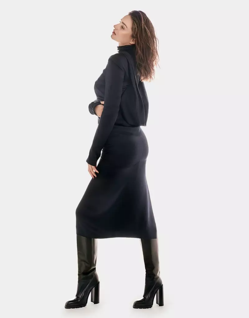 Miranda Kerr o eme a apere seaparo sa Gabriela Hearst le lieta tsa Jil Sander