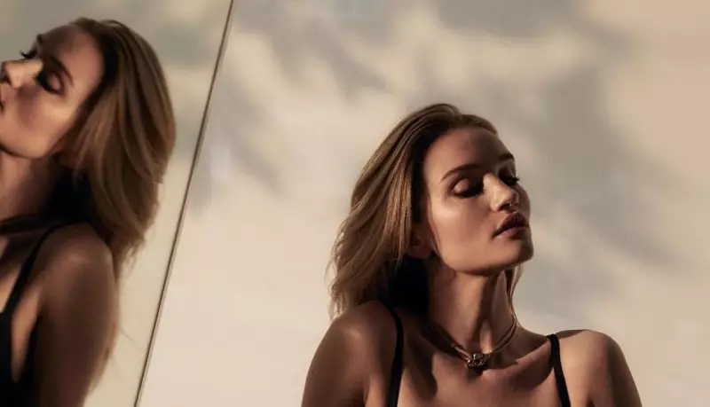 Rosie Huntington-Whiteley Harper's Bazaar Aŭstralio 2020 Kovra Moda Eldonejo