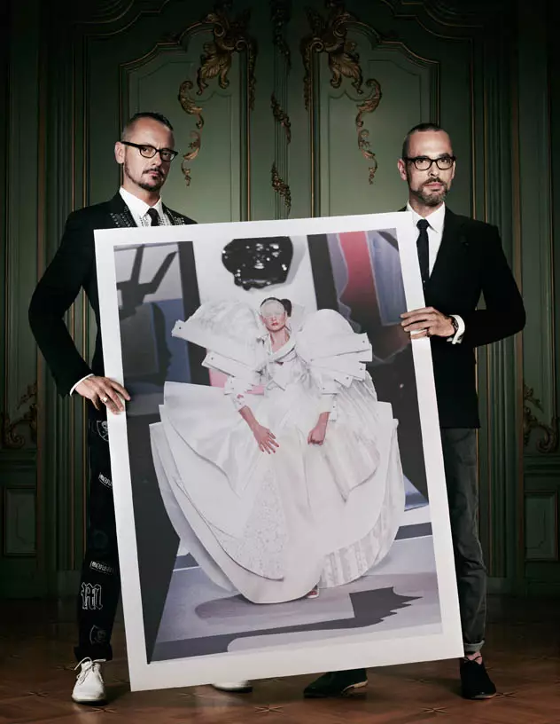 Viktor & Rolf Meninjau Semula Hitan Terhebat Mereka untuk Vogue Netherlands oleh Philip Riches