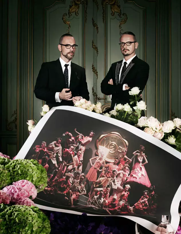 Viktor i Rolf ponownie odwiedzają swoje największe hity dla Vogue Netherlands autorstwa Philipa Richesa