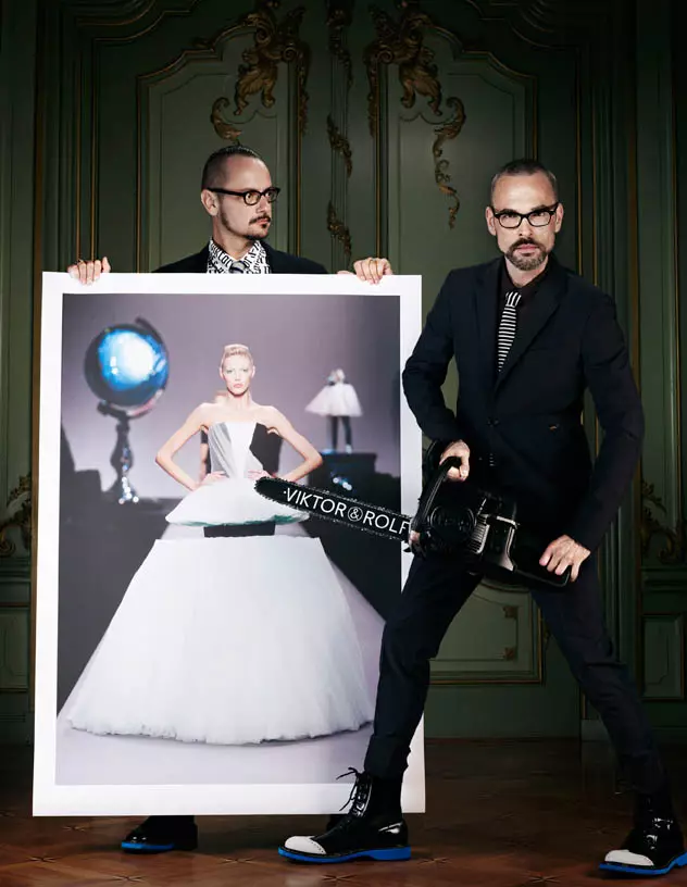 Viktor ja Rolf vaatavad uuesti oma parimaid hitte ajakirjas Vogue Holland, autor Philip Riches