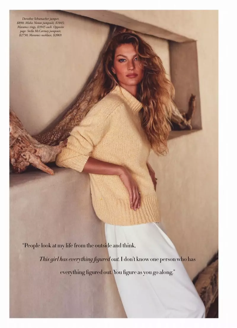 Gisele Bundchen tạo dáng với phong cách thoải mái cho Harper's Bazaar Australia