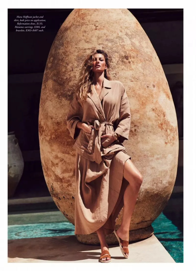 Gisele Bundchen poseert in ontspannen stijlen voor Harper's Bazaar Australia